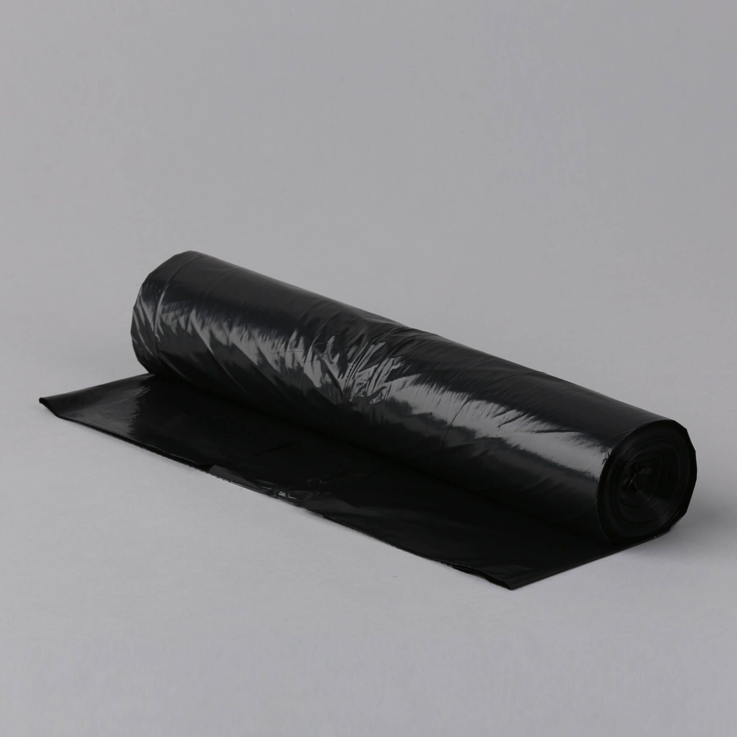 Musta LDPE-jätesäkki, 60 l, 600 x 850 mm, 40 mikronia, 10 säkkiä rullassa.